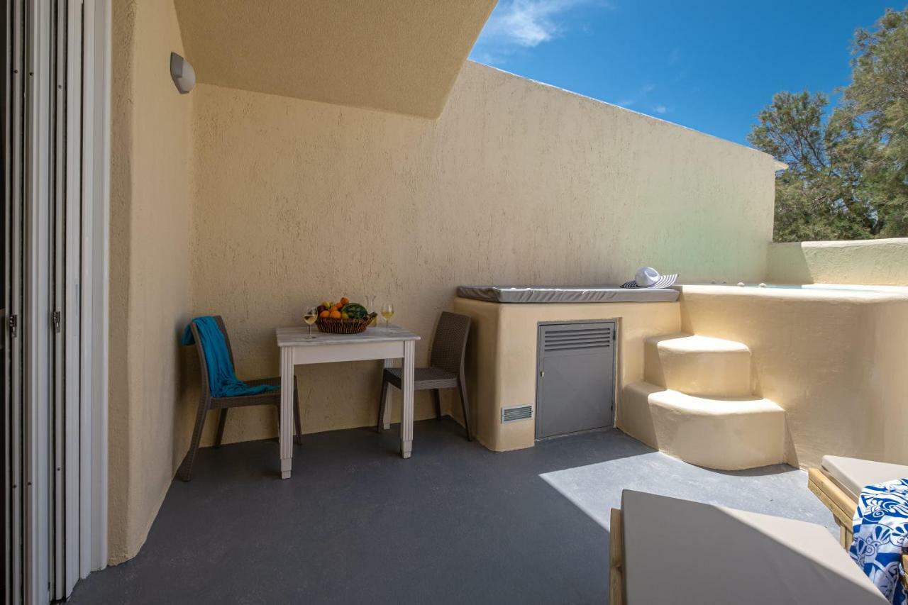 Cyclops Beach Apartments Perivolos  Extérieur photo
