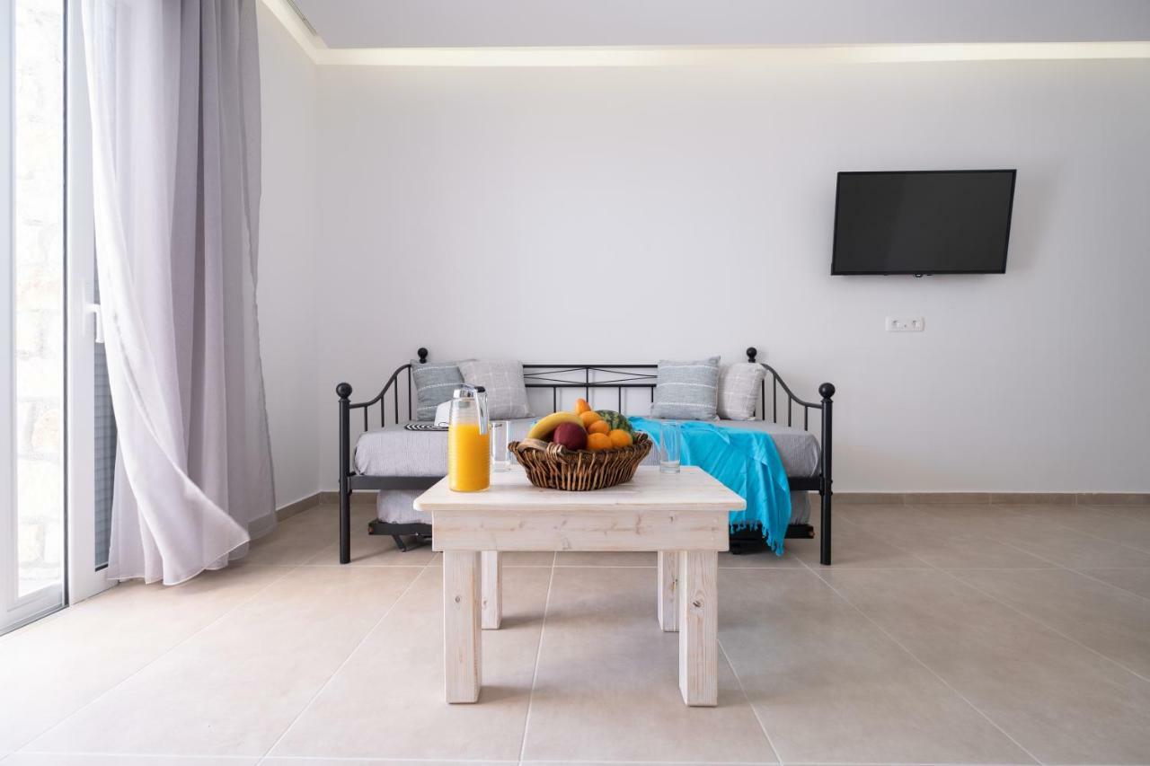Cyclops Beach Apartments Perivolos  Extérieur photo