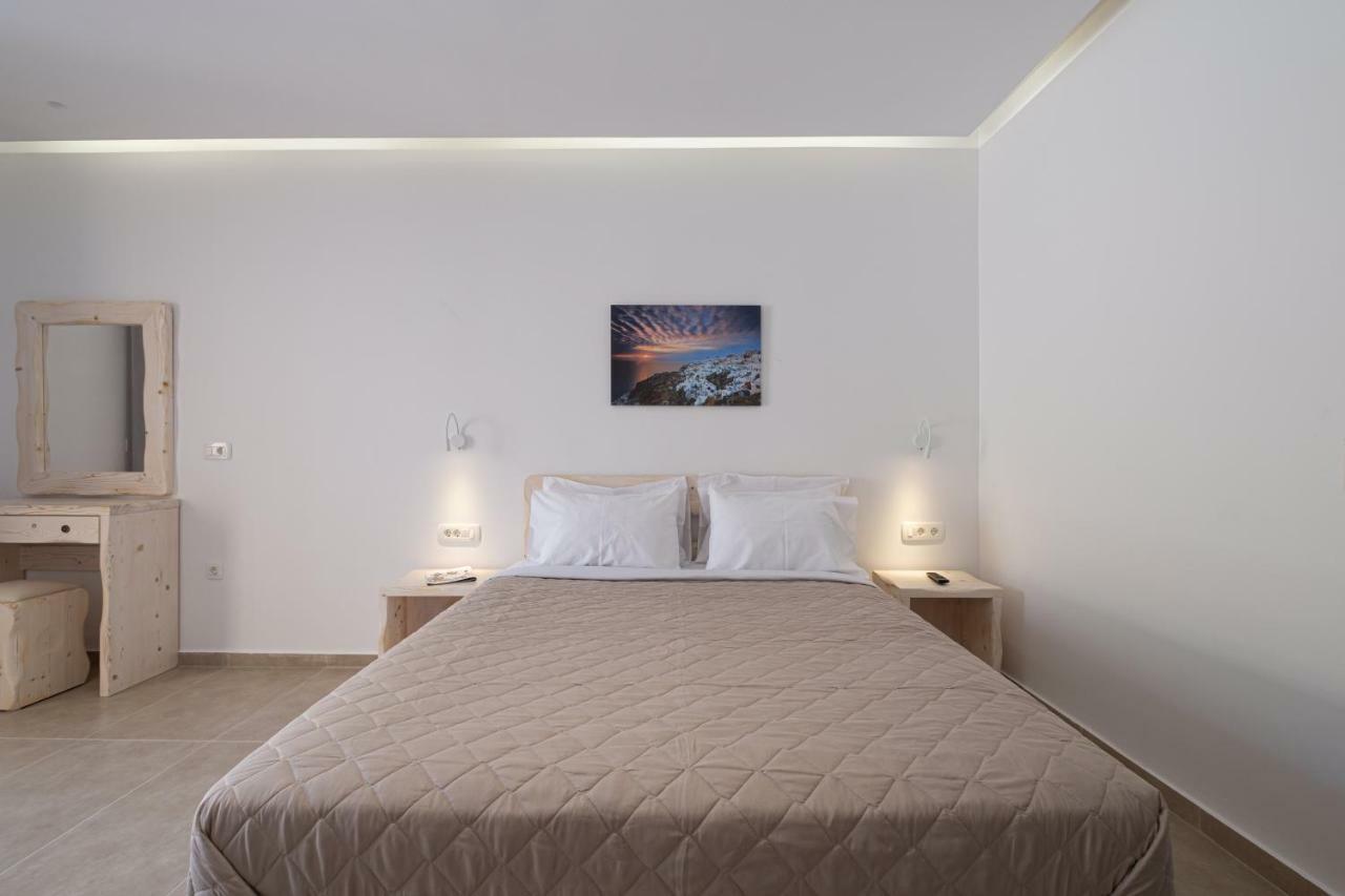 Cyclops Beach Apartments Perivolos  Extérieur photo