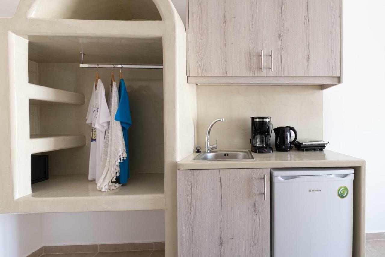 Cyclops Beach Apartments Perivolos  Extérieur photo